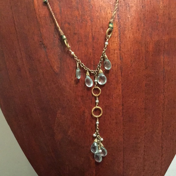 Gold and Black Pendant Necklace with Elegant Design - Picture 3 of 7